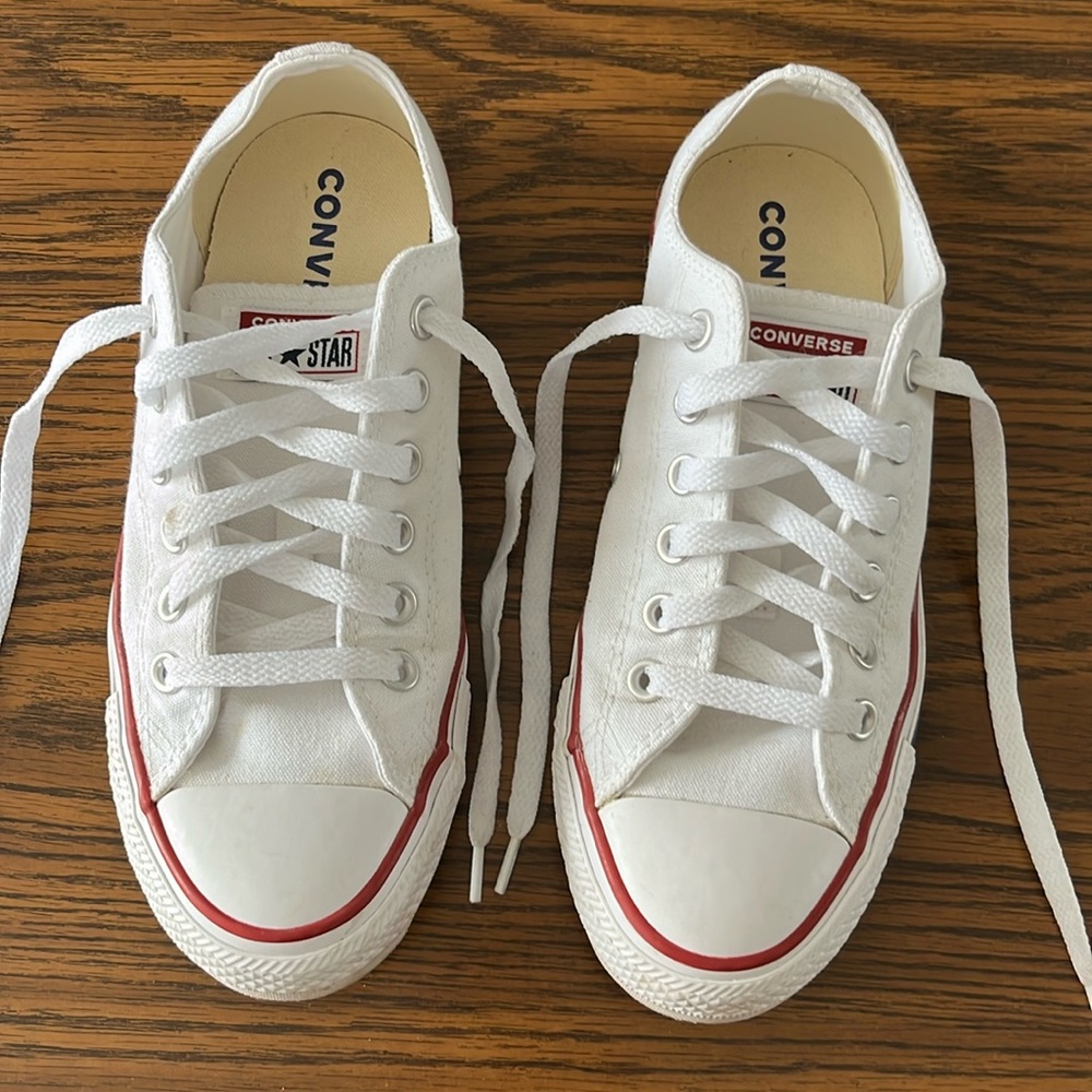 CONVERSE Iconic Chuck Taylor All Star Low Top Unisex Classic White Sneakers
